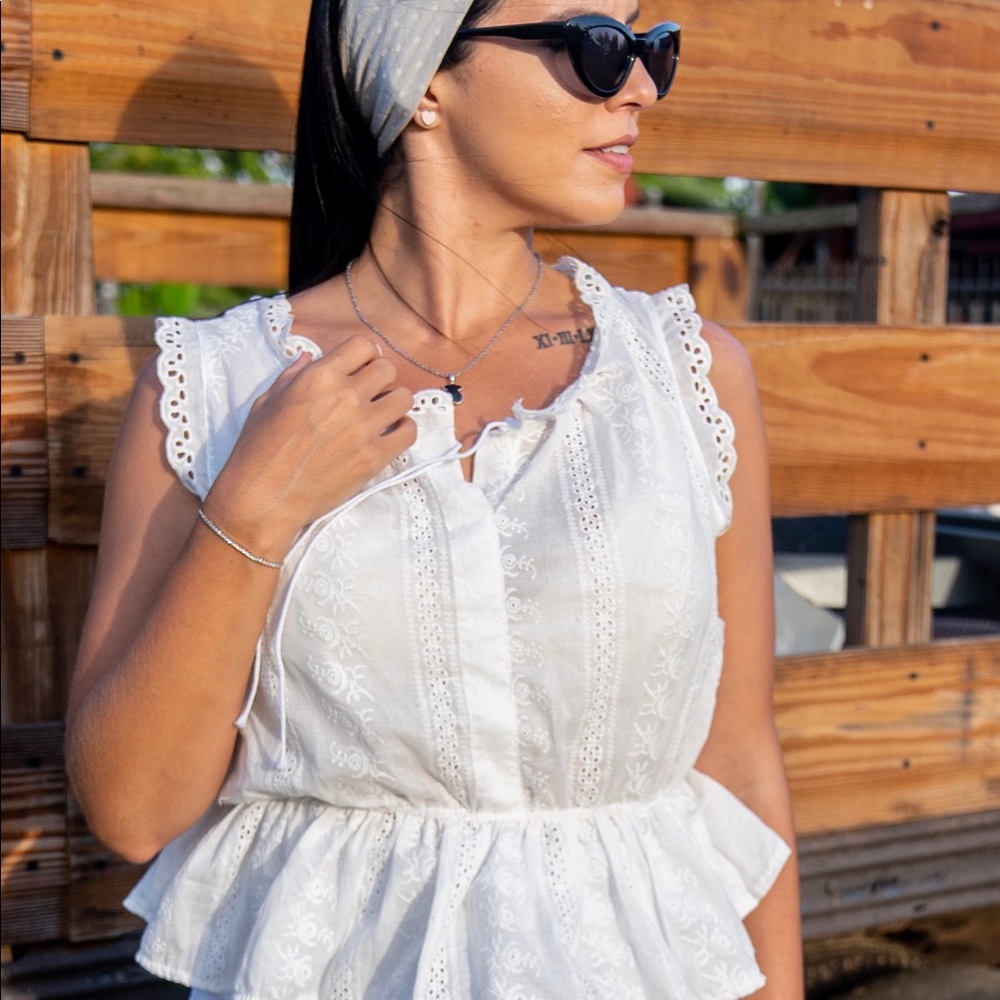 White!!!!!! 😍😍😍